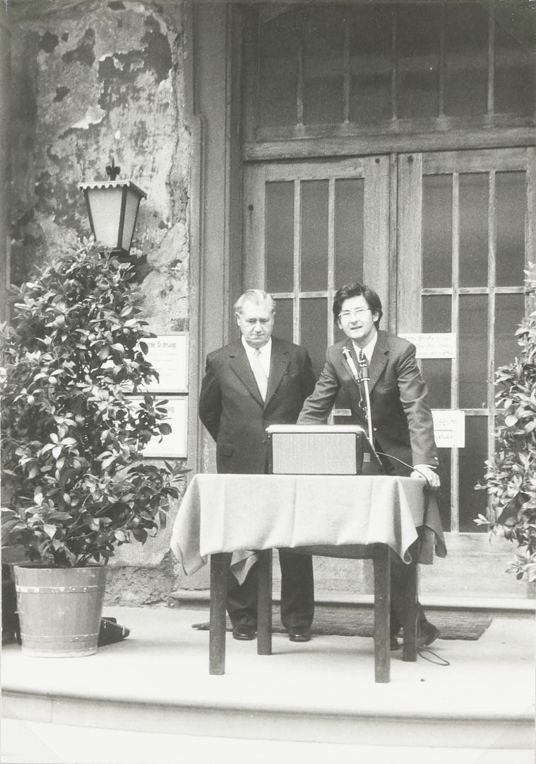 Dieter Stöcklin während einer Feierlichkeit der Städtepartnerschaft 1973