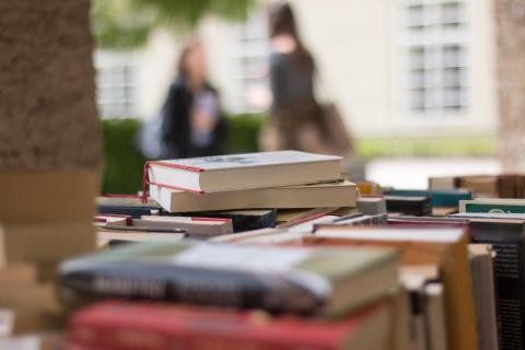 Papier- und Bücherflohmarkt entlang der Alb Papier- und Bücherflohmarkt entlang der Alb