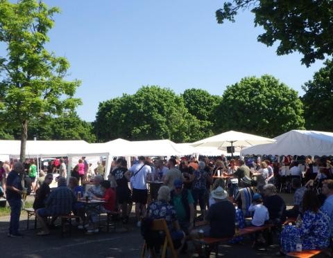 Das Geburtstagsfest Das Geburtstagsfest