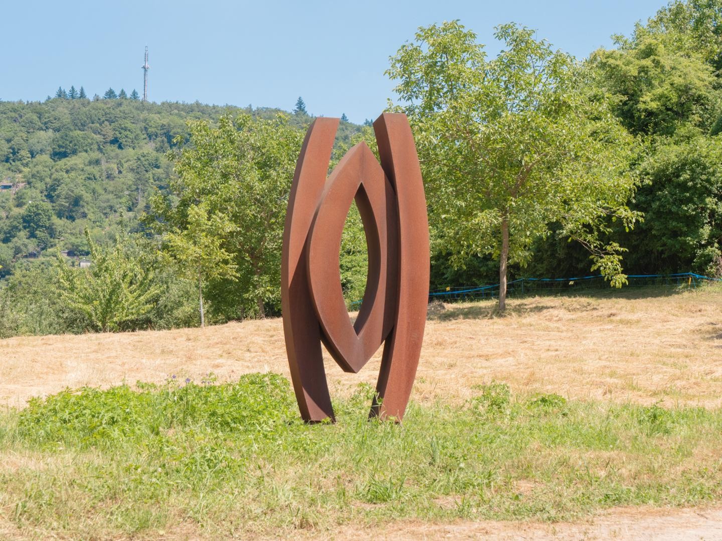 Werner Pokorny. Gestützte Form, 1998. 
