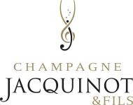 Logo Champagne Jacquinot mit einem Champagnerglas als Notenschlüssel