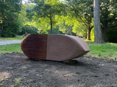 Synonym Sapeli-Holz und Sandstein