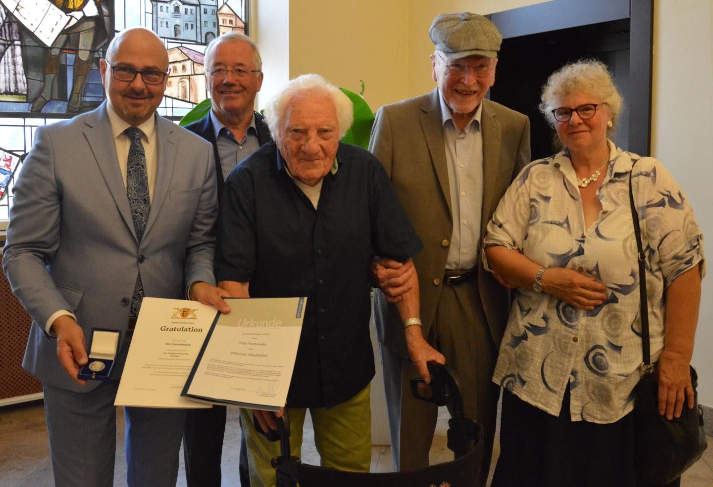 der 100. Geburtstag von Fritz Pechowsky mit Gratulanten