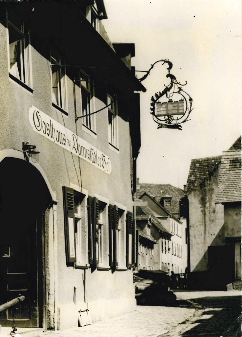 Aufnahme des der ehemaligen Gaststätte Darmstädter Hof, Quelle: Stadtarchiv Ettlingen