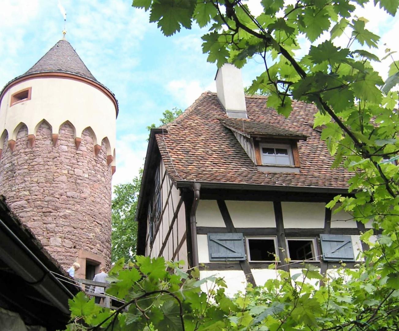 Lauerturm nebst der alten Scheuer
