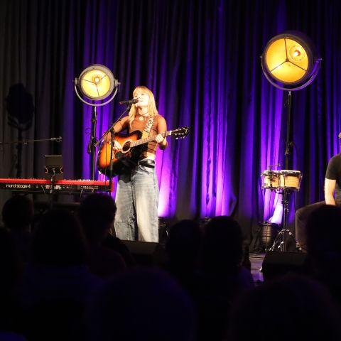 18_songslambycarmenfahlbusch_2