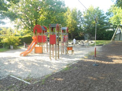 Klettergeräte mit Rutsche