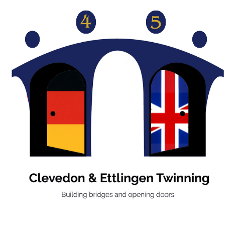 Partnerschaftslogo zeigt eine Brücke zwischen Deutschland und England mit dem Motto Building bridges and opening dorrs.