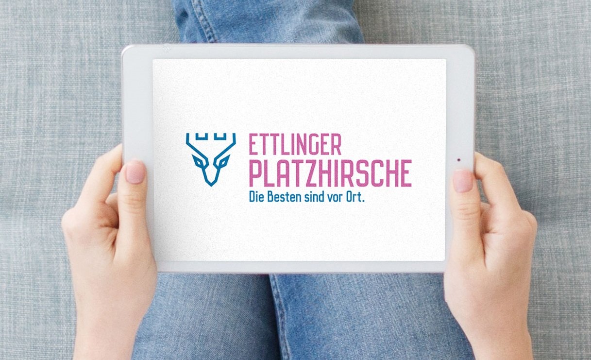 Abbildung eines Tablets mit dem Logo der Ettlinger Platzhirsche