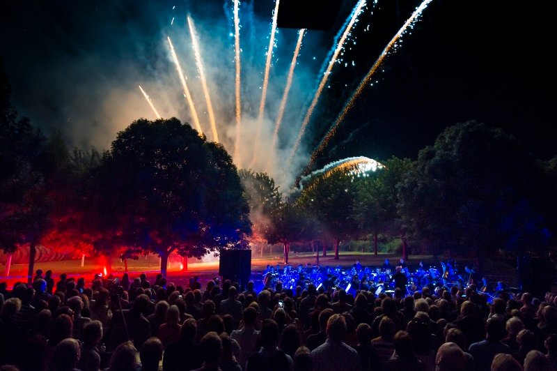 Feuerwerk zur Musik