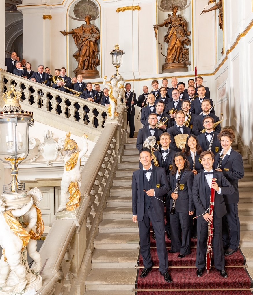 Kultur Live Veranstaltungen: die Musiker auf einer Treppe