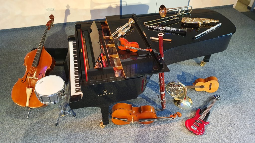 Bild mit unterschiedlichen Instrumenten