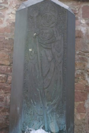 Relief des heiligen Dionysius in Nahaufnahme